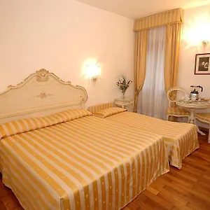 *** לינה וארוחת בוקר Casa Sul Molo איטליה